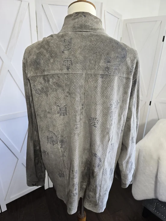Chico’s Vintage Long-Sleeve Asian Calligraphy Print Suede Leather Shirt-Jacket - Picture 8 of 10